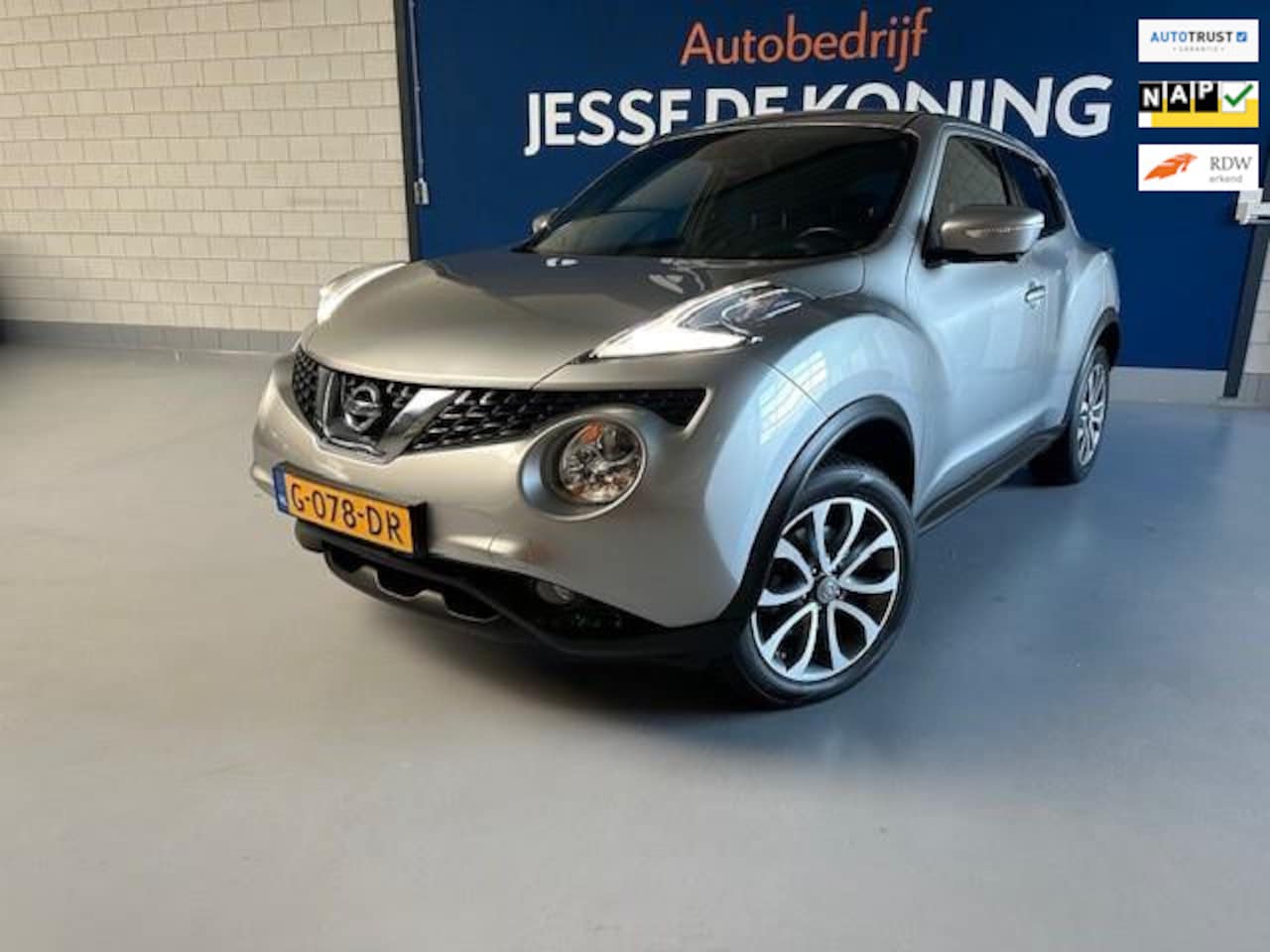 Nissan Juke - 1.6 DIG-T Connect Edition |190 PK | bj.2015,kleur: grijs,climate,sportvelgen,camera,APK 09 - AutoWereld.nl