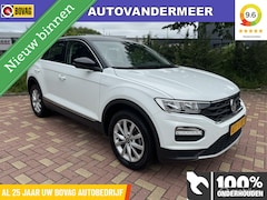 Volkswagen T-Roc - 1.5 TSI Style / Navigatie / Etc