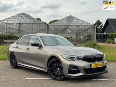 BMW 3-serie - 320i High Executive Edition M-Sport | Navi | Carbon | Carplay | Leder | HUD
