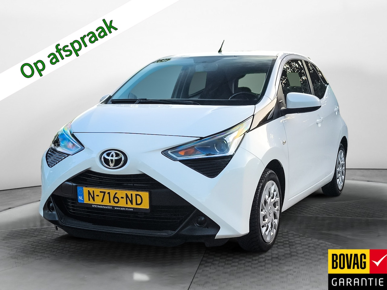 Toyota Aygo - 1.0 VVT-i x-play (73 PK) 2e-Eig. & Dealer-Onderh. BOVAG-Garantie. NL-Auto. Navigatie/Apple - AutoWereld.nl