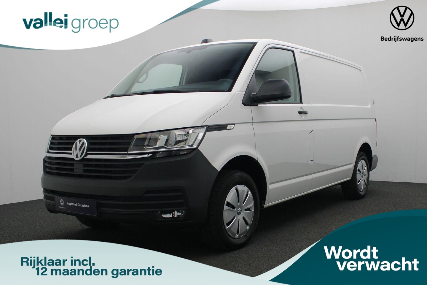 Volkswagen Transporter - 2.0 TDI 110 pk L1H1 28 Comfortline | Trekhaak | 3-Zits | Parkeersensoren achter | Apple Ca - AutoWereld.nl