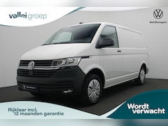 Volkswagen Transporter - 2.0 TDI 110 pk L1H1 28 Comfortline | Trekhaak | 3-Zits | Parkeersensoren achter | Apple Ca