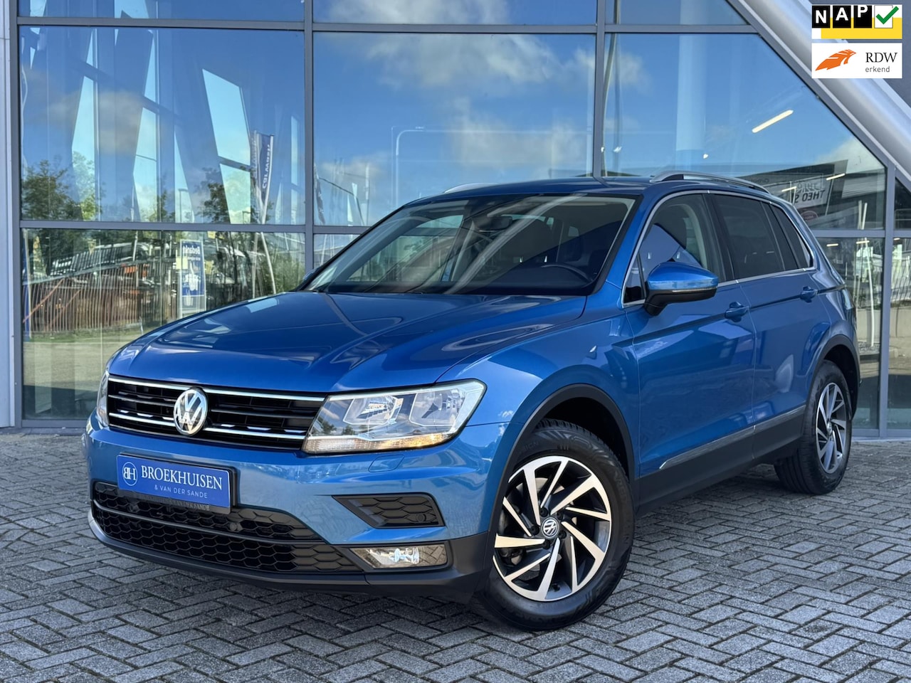Volkswagen Tiguan - 1.4 TSI Comfortline Business Trekhaak / Navigatie / Stoelverwarming - AutoWereld.nl