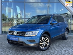 Volkswagen Tiguan - 1.4 TSI Comfortline Business Trekhaak / Navigatie / Stoelverwarming