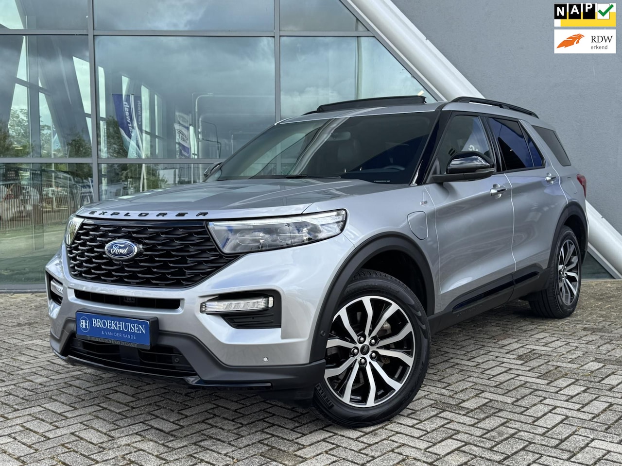 Ford Explorer - 3.0 V6 EcoBoost PHEV ST-Line 457pk Panoramadak / 360 Camera / Stoelverwarming - AutoWereld.nl