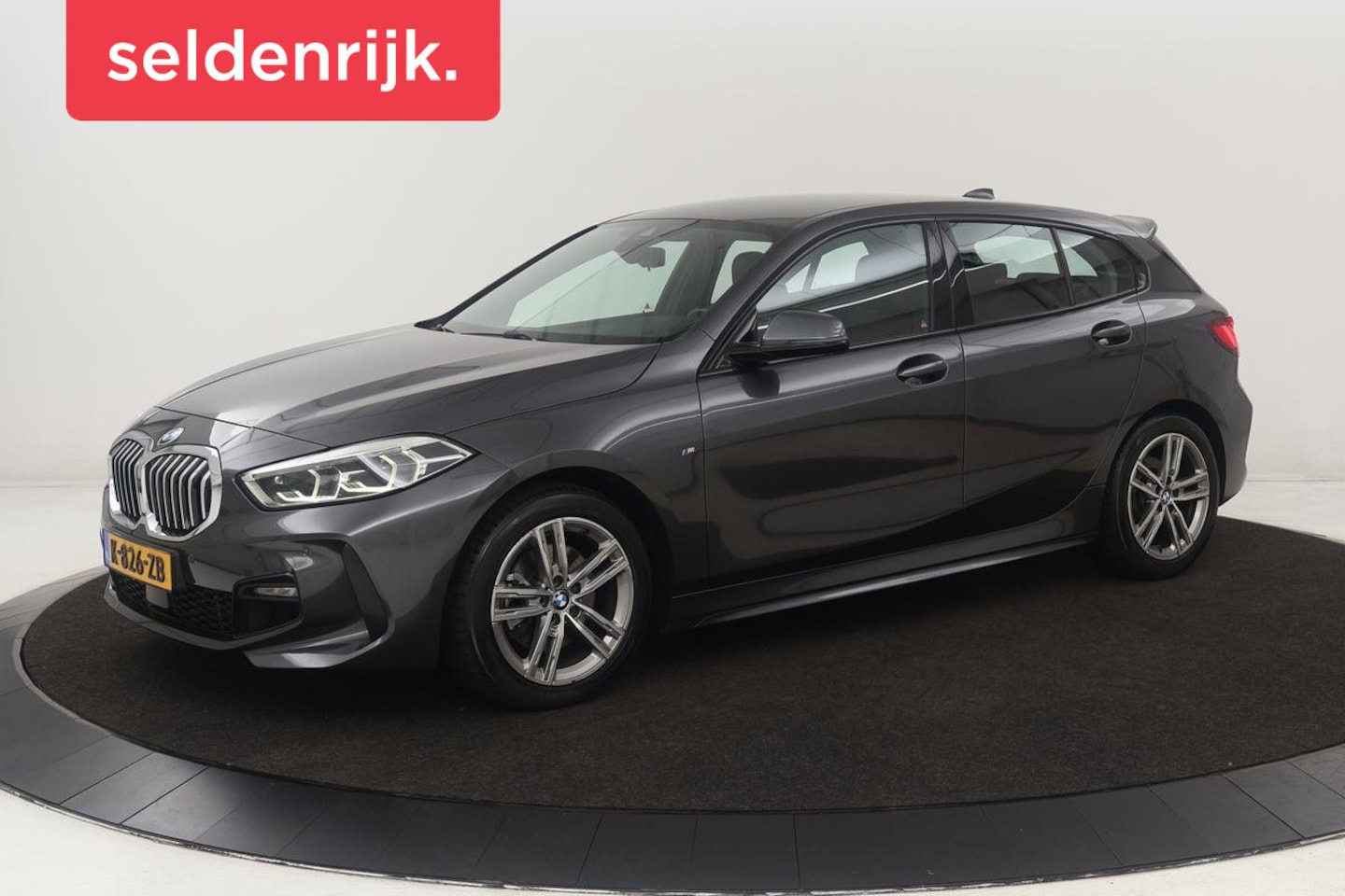BMW 1-serie - 116i High Executive | M Sport | Leder | Stoelverwarming | Carplay | Full LED | Sportstoele - AutoWereld.nl