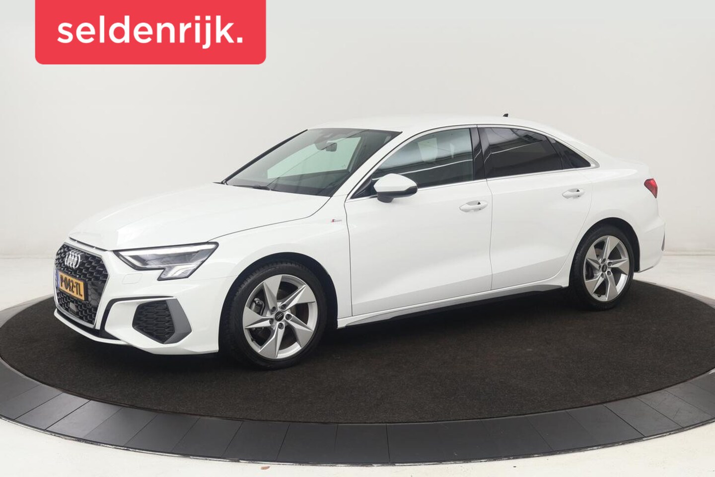 Audi A3 - 35 TFSI S edition | Adaptive cruise | Carplay | Sportstoelen | Virtual Cockpit | Full LED - AutoWereld.nl