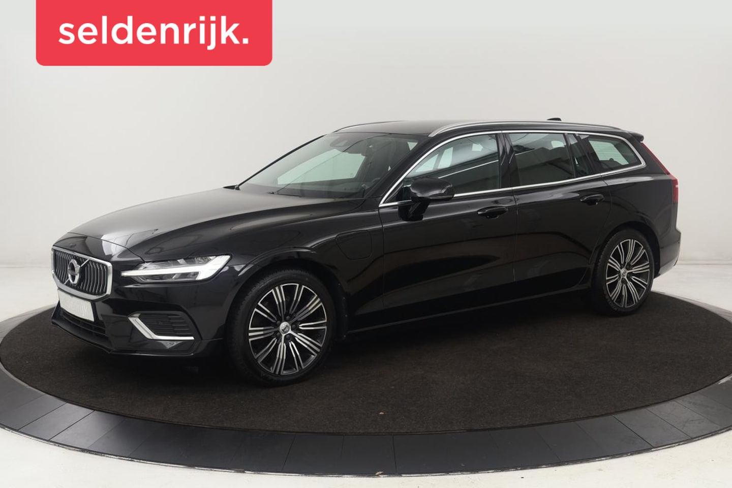 Volvo V60 - 2.0 T8 Recharge AWD Inscription | Leder | Stoelverwarming | Camera | Carplay | Memory | Ad - AutoWereld.nl