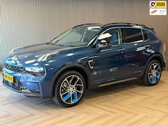 Lynk & Co 01 - 1.5 AUT. PLUG-IN HYBRIDE PANORAMADAK AIRCO CAMERA CRUISE PDC STOELVERWARMING APPLE CARPLAY