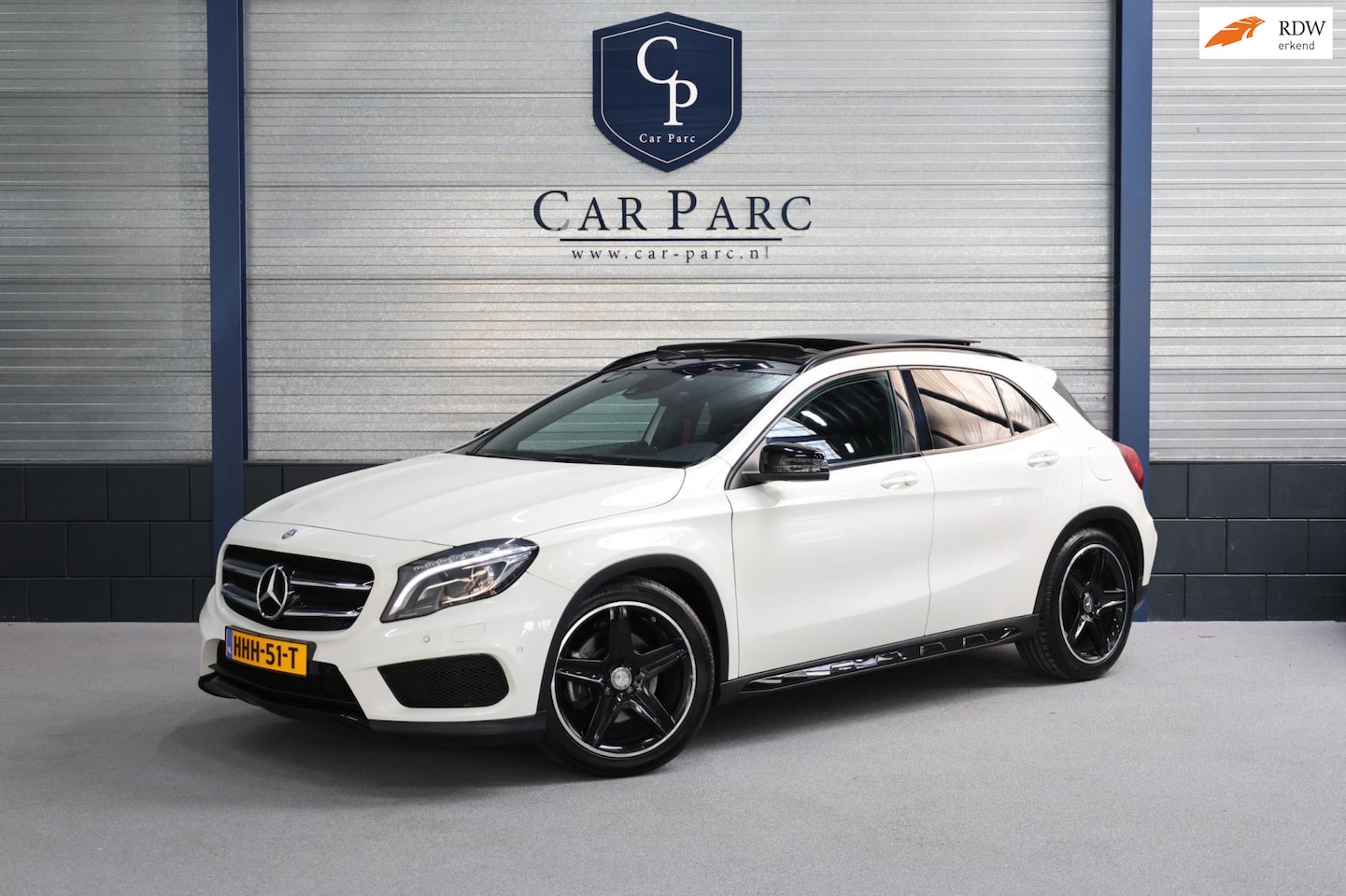 Mercedes-Benz GLA-Klasse - 250 AMG Line LED/PANORAMADAK/LEER+S.VERWARMING/KEYLES/CAM/ACC/ECC/12 MDN GARANTIE! - AutoWereld.nl