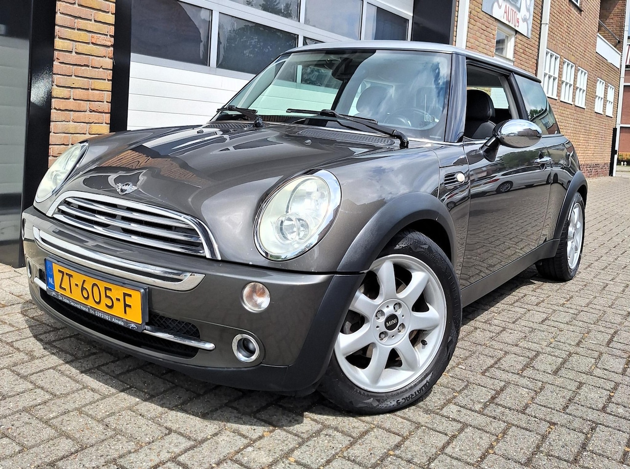 MINI Cooper - Mini 1.6 Park Lane 85 kw 2006 D.Grijs Leder Zwart Lage Km - AutoWereld.nl