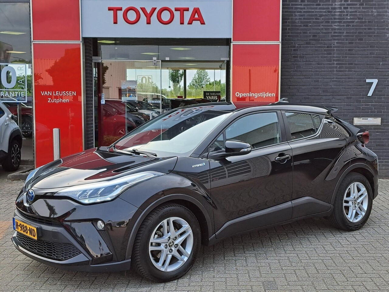 Toyota C-HR - 1.8 Hybrid AFN. TREKHAAK PARKEERCAMERA ADAPTIVE CRUISE CONTROL - AutoWereld.nl