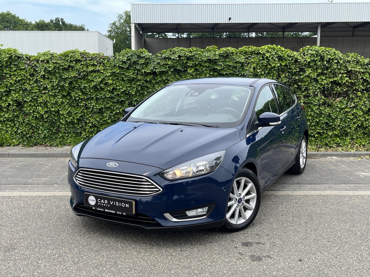 Ford Focus - 1.0 Titanium * Carplay * Nieuwe Distr. * Dealerond * Garantie - AutoWereld.nl