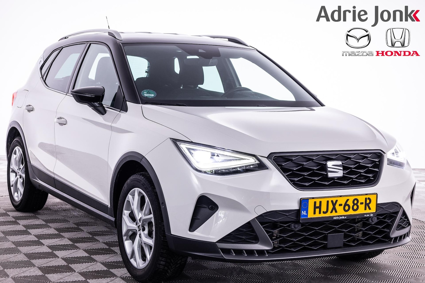 Seat Arona - 1.0 TSI FR Business Connect | APPLE CARPLAY | CLIMATE CONTROL | PARKEERSENSOREN | ACHTERUI - AutoWereld.nl