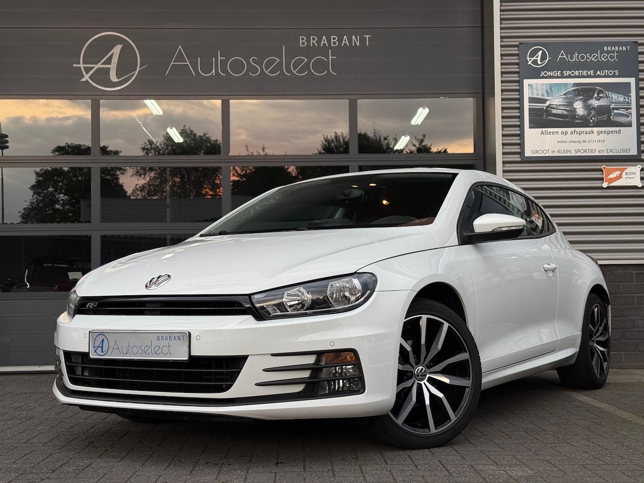Volkswagen Scirocco - 1.4 TSI Airco Navi PDC - AutoWereld.nl