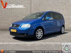 Volkswagen Touran - 1.6-16V FSI Highline | Leder | Climate | Cruise | Stoelverwarming | Trekhaak |
