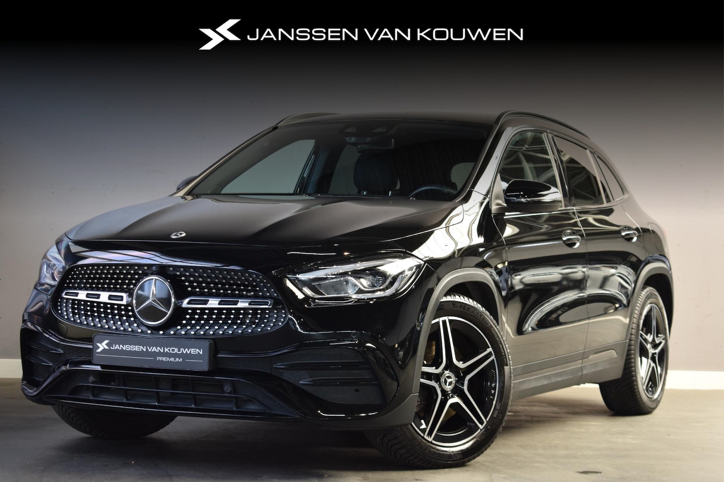 Mercedes-Benz GLA-Klasse - 180 Business Solution AMG / Widescreen / Navigatie / Stoelverwarming / Camera - AutoWereld.nl