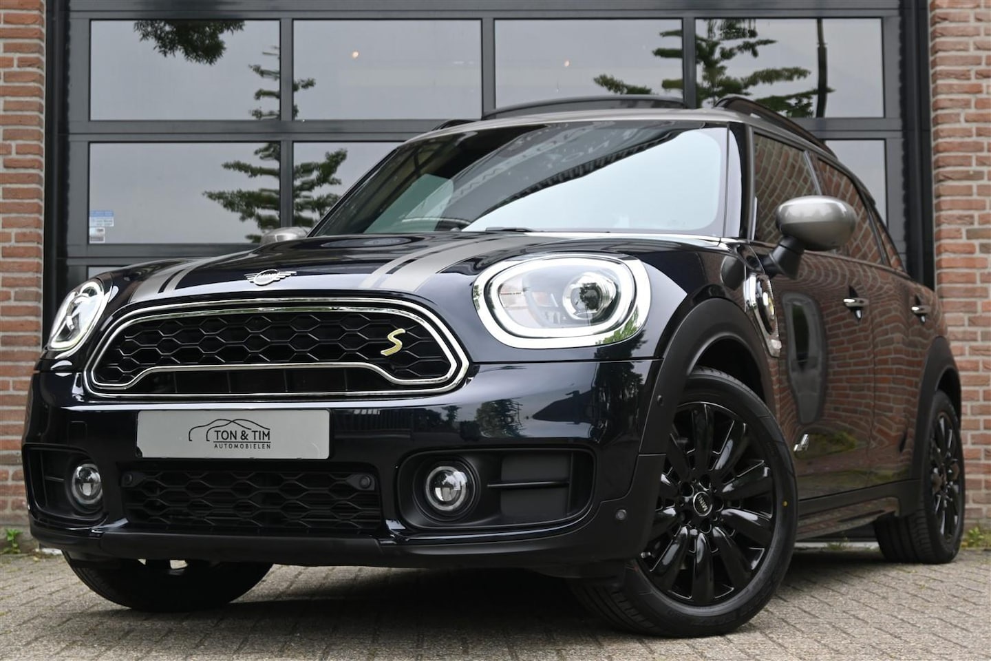 MINI Countryman - Mini 2.0 Cooper S E ALL4 Chili Pano Yours Leder Sfeerlicht '19 - AutoWereld.nl