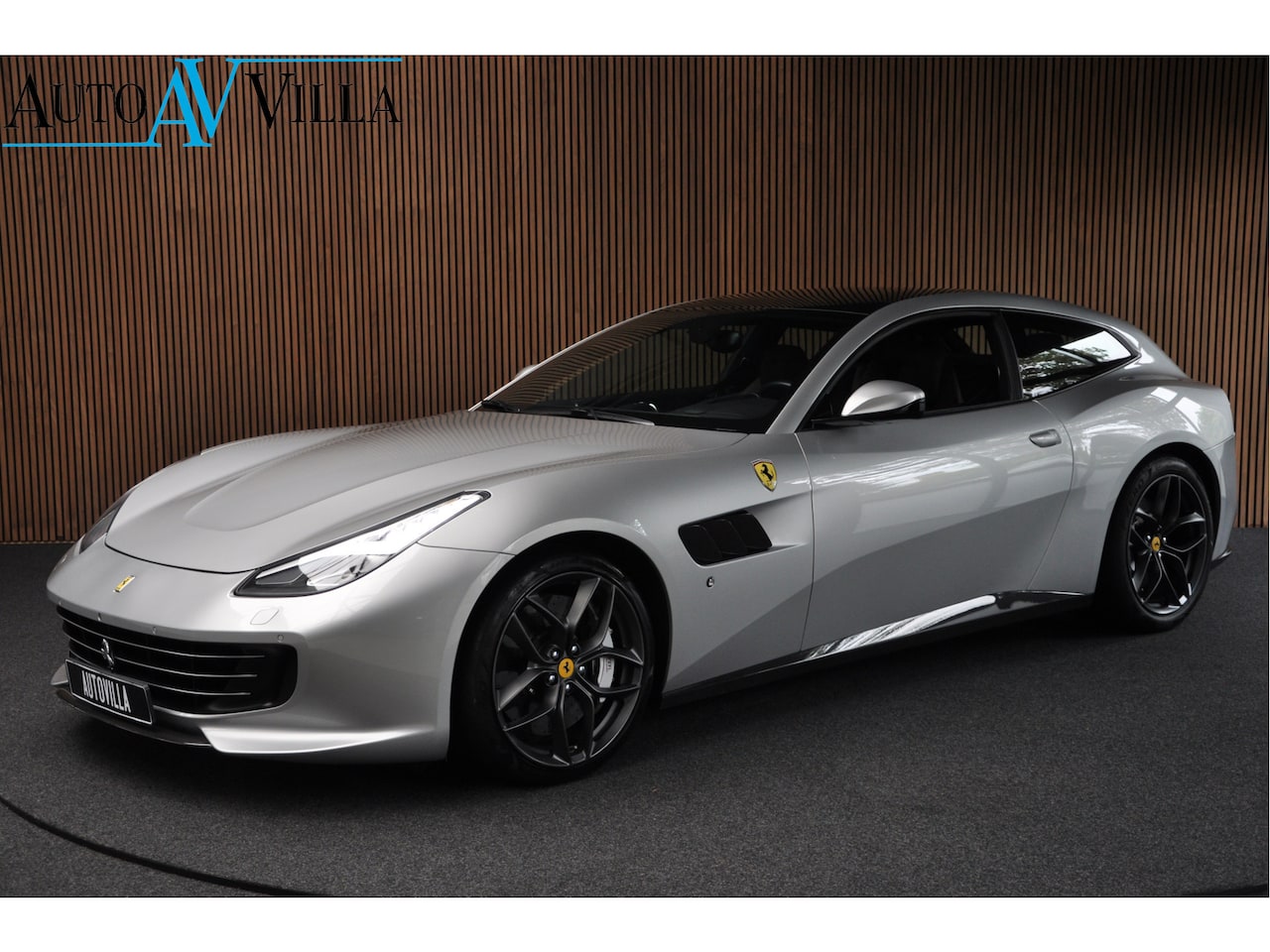 Ferrari GTC4 - 3.9 V8 Lusso T Carbon Passengerdisplay JBL Liftsysteem Carplay Daytona style seats Camera - AutoWereld.nl