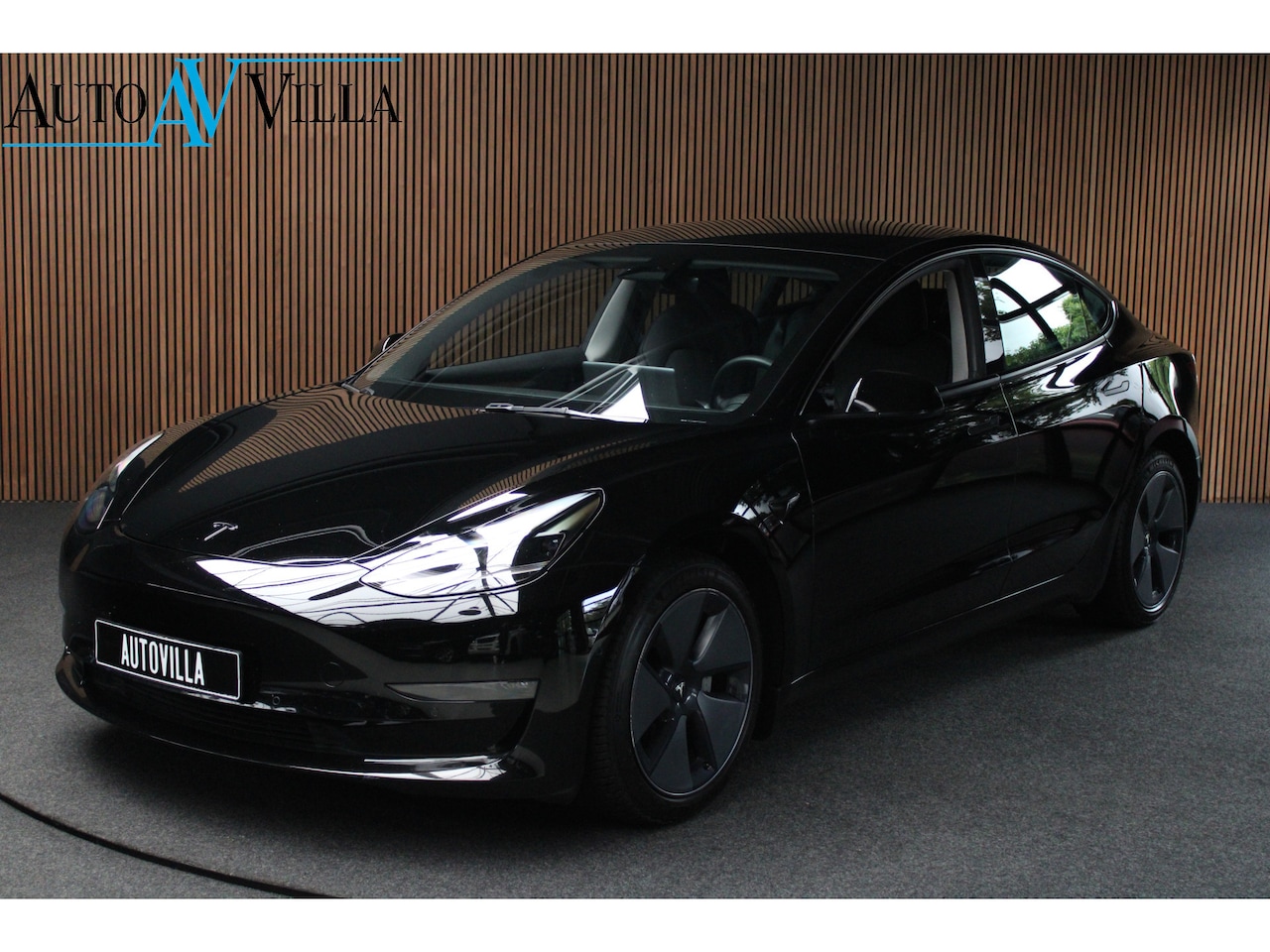 Tesla Model 3 - RWD Autopilot ACC Stuurverwarm. PDC Leer Navi Panoramadak 360° Elektr. achterklep Stoelver - AutoWereld.nl
