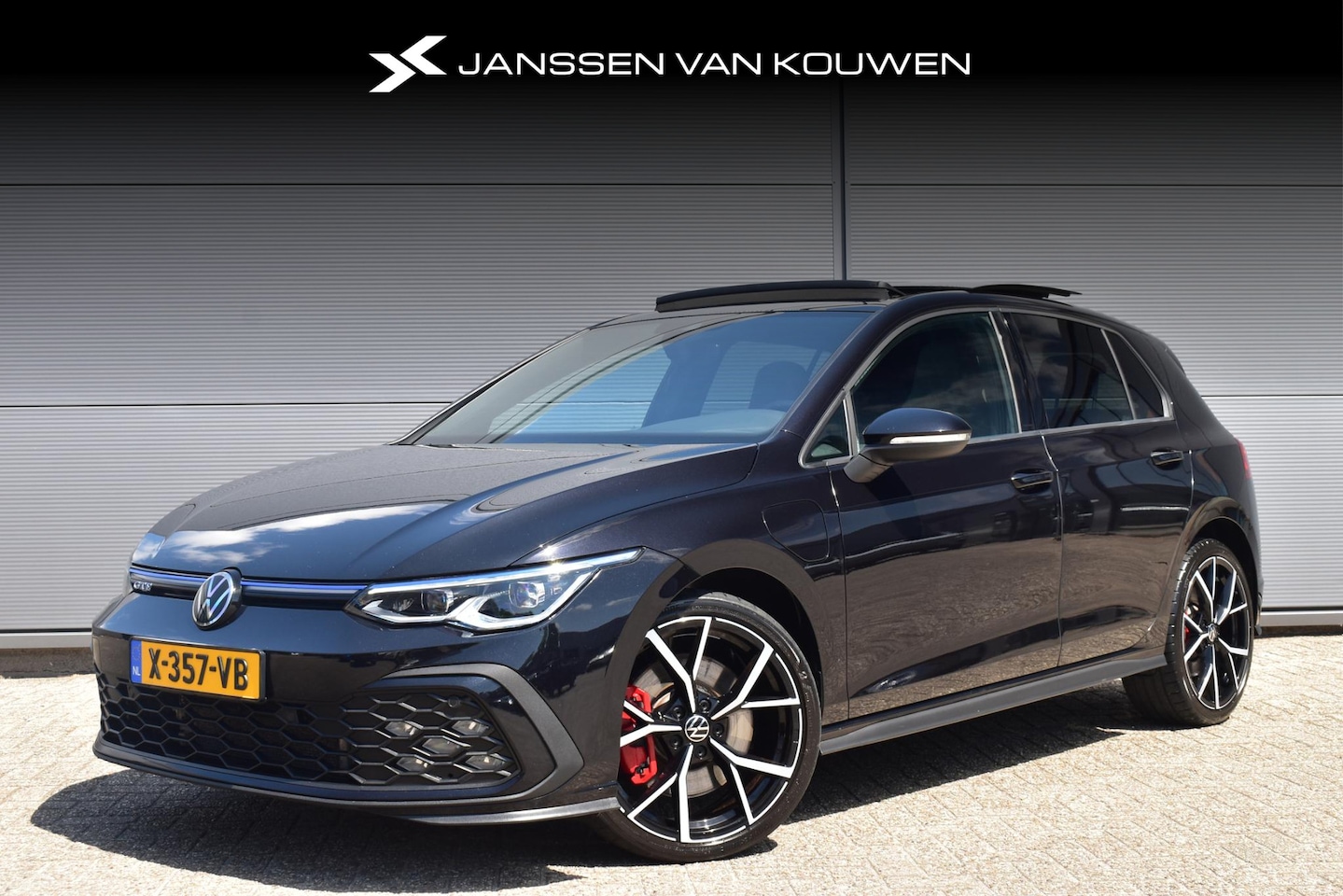 Volkswagen Golf - 1.4 eHybrid GTE Golf 8 19" R velgen Panorama dak Trekhaak Camera Apple CarPlay/Android Aut - AutoWereld.nl
