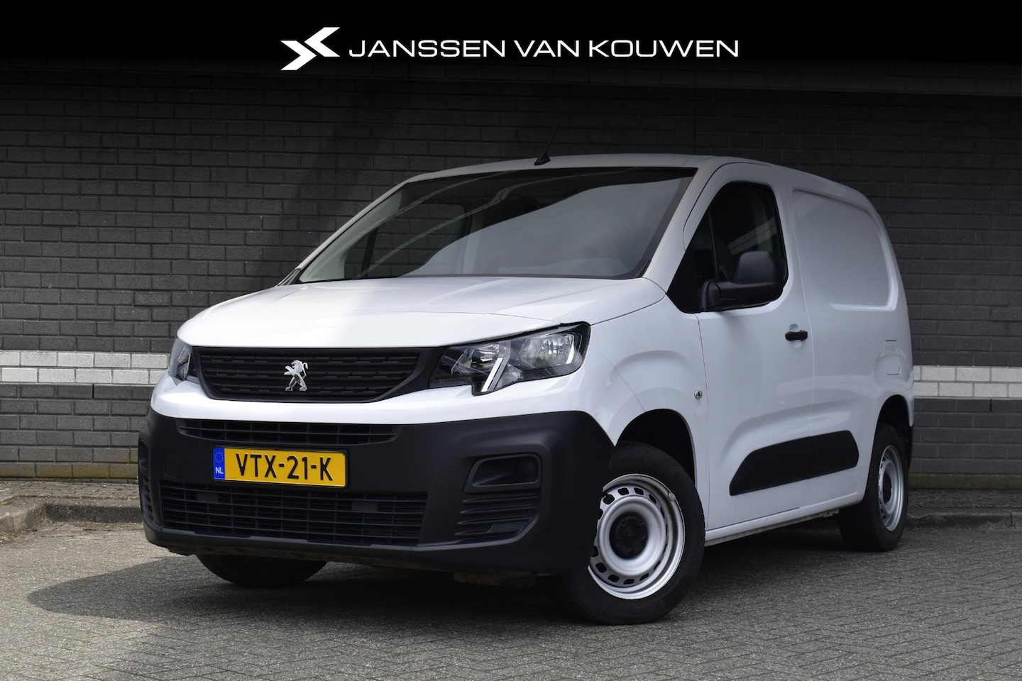 Peugeot Partner - 1.5 BlueHDi 100 S&S L1 / Airco / Carplay / Cruise / Parkeersensoren / Laadvloer - AutoWereld.nl