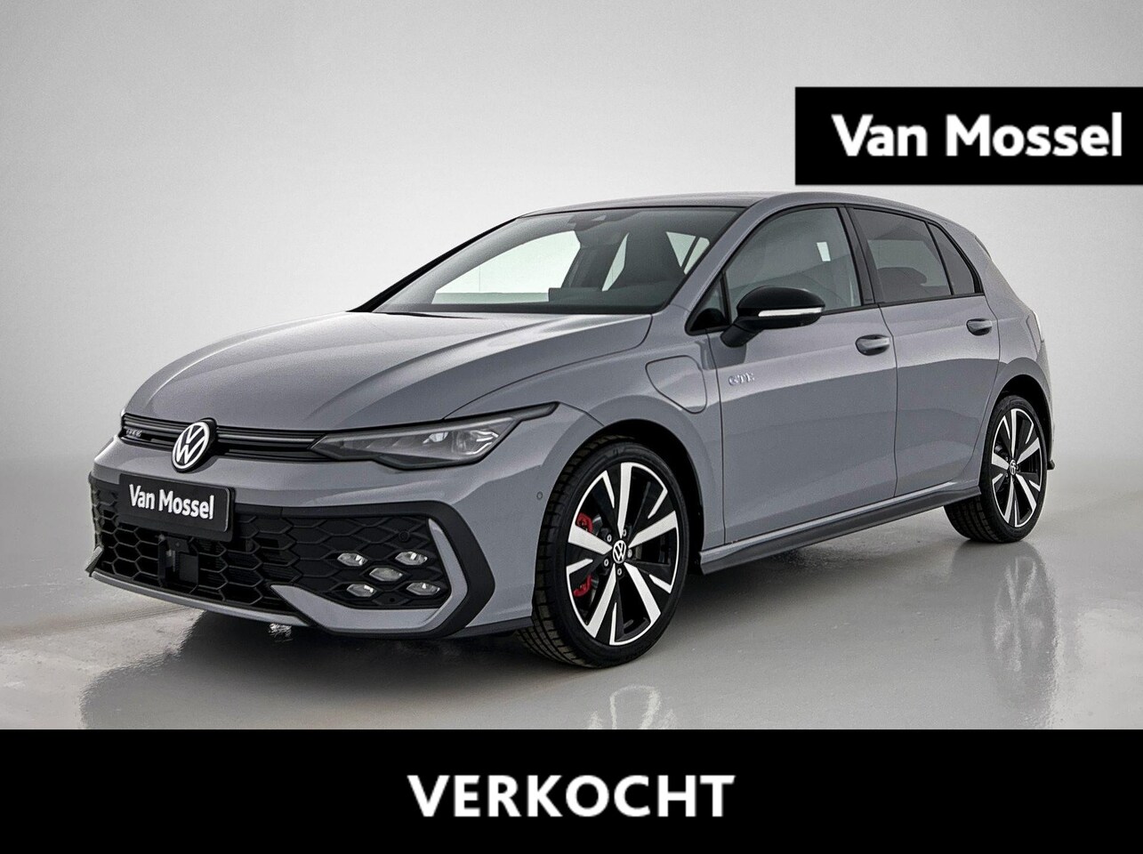 Volkswagen Golf - 1.5 eHybrid GTE 272 PK | Black Style | IQ Lights | 360 Camera | Apple Carplay draadloos | - AutoWereld.nl