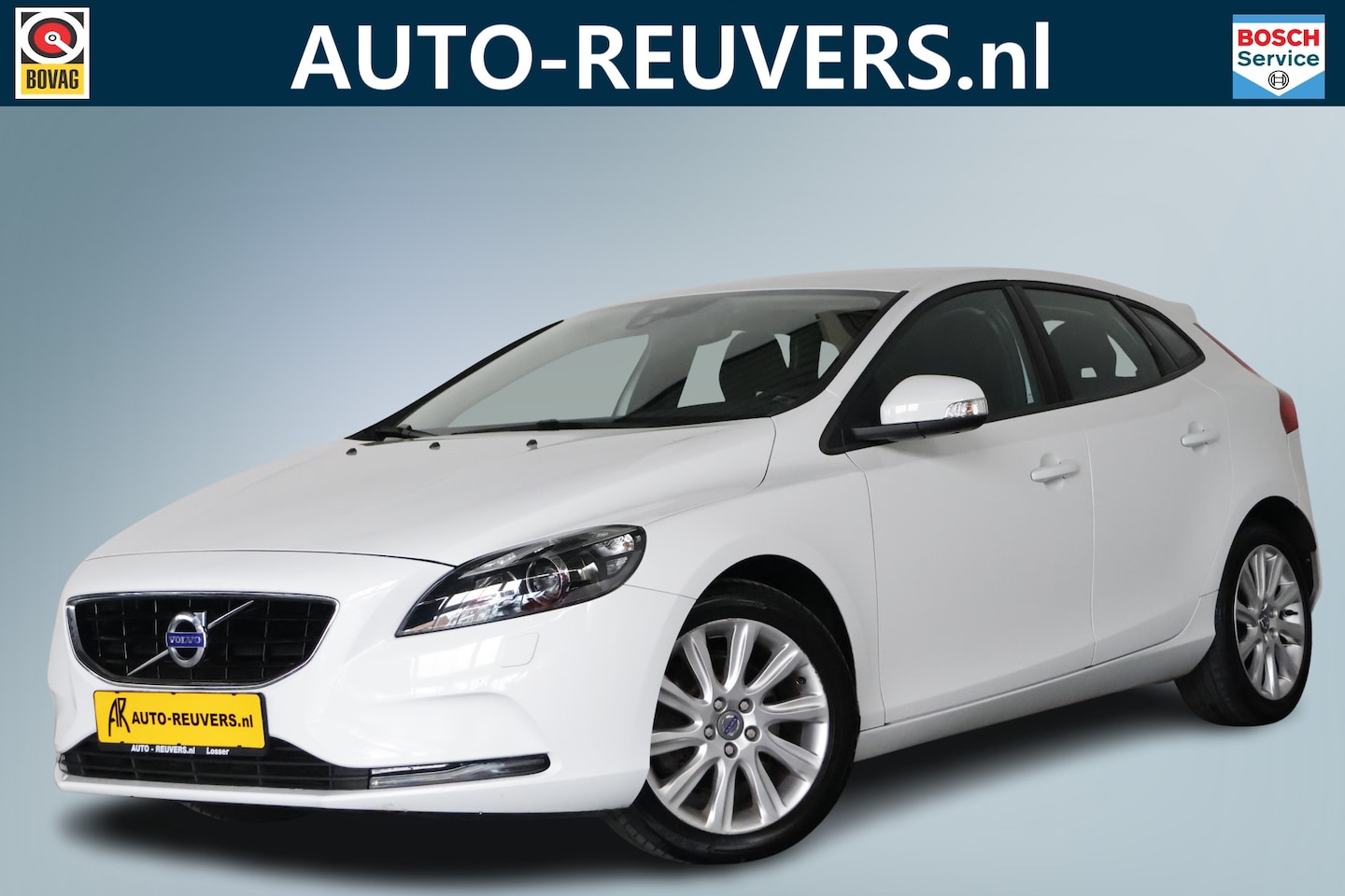 Volvo V40 - 1.6 T3 Momentum / Xenon / Navi / Cruisecontrol / Cam / Trekhaak - AutoWereld.nl