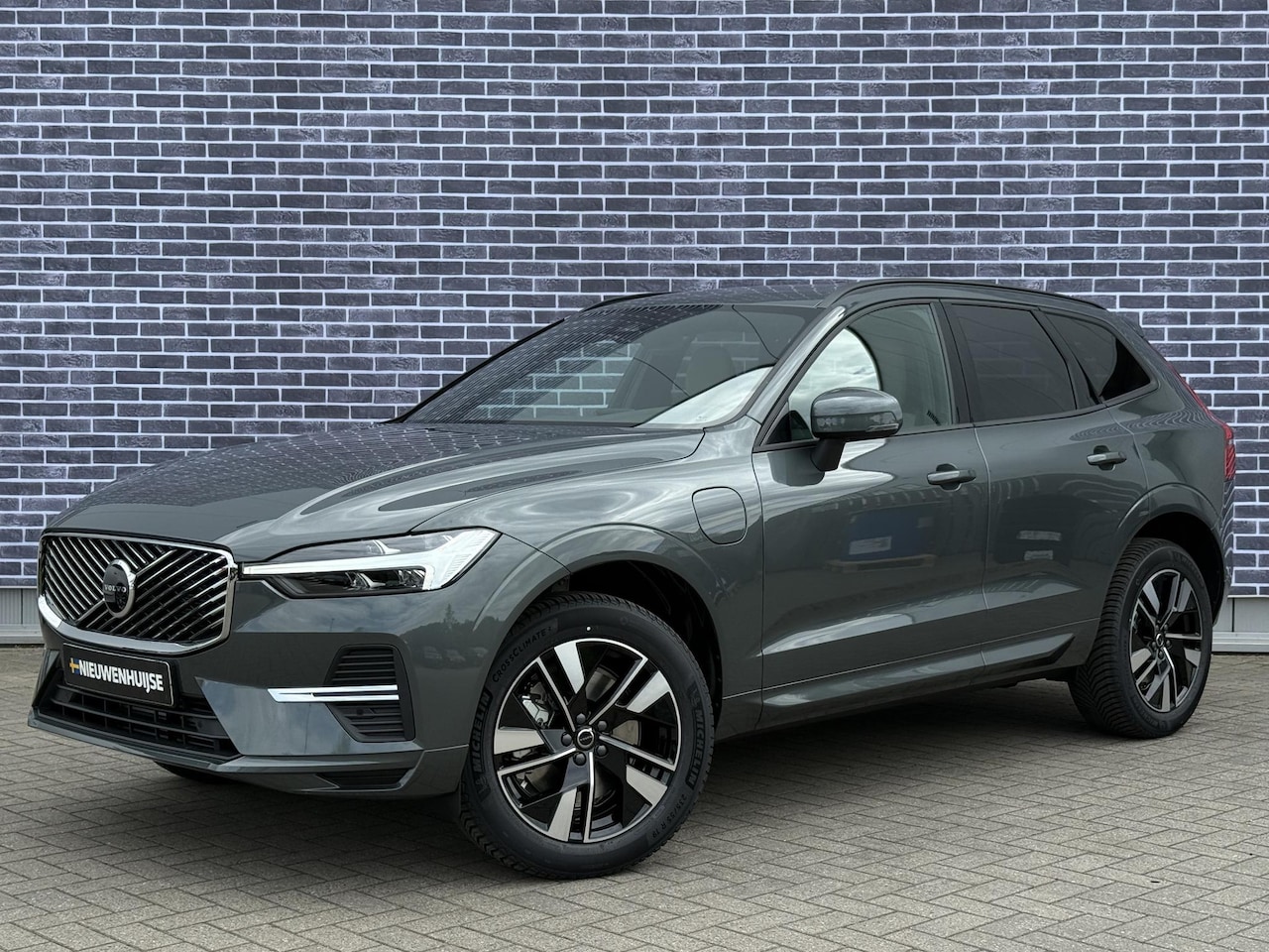 Volvo XC60 - 2.0 T6 Plug-in hybrid AWD Essential | Adaptieve Cruise Control | BLIS | Google Service | 1 - AutoWereld.nl