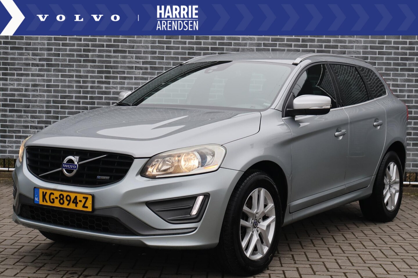 Volvo XC60 - 2.0 T5 FWD R-Design | Cruise Control | Lederen bekleding | Sportstoelen | Parkeercamera | - AutoWereld.nl