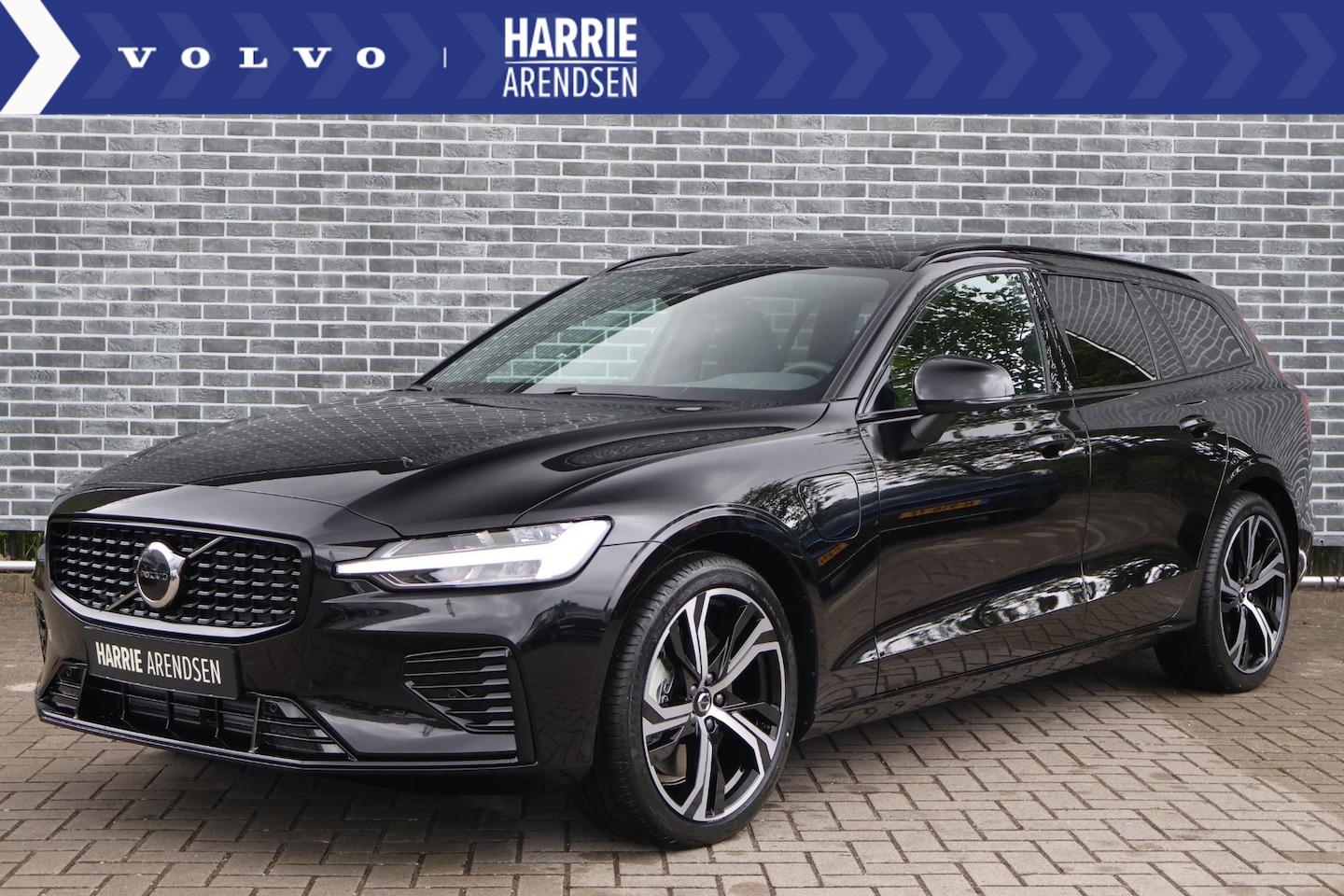 Volvo V60 - 2.0 T6 Plug-in hybrid AWD Plus Dark | Adaptieve Cruise Control | Elektr. schuif-\-kantelda - AutoWereld.nl