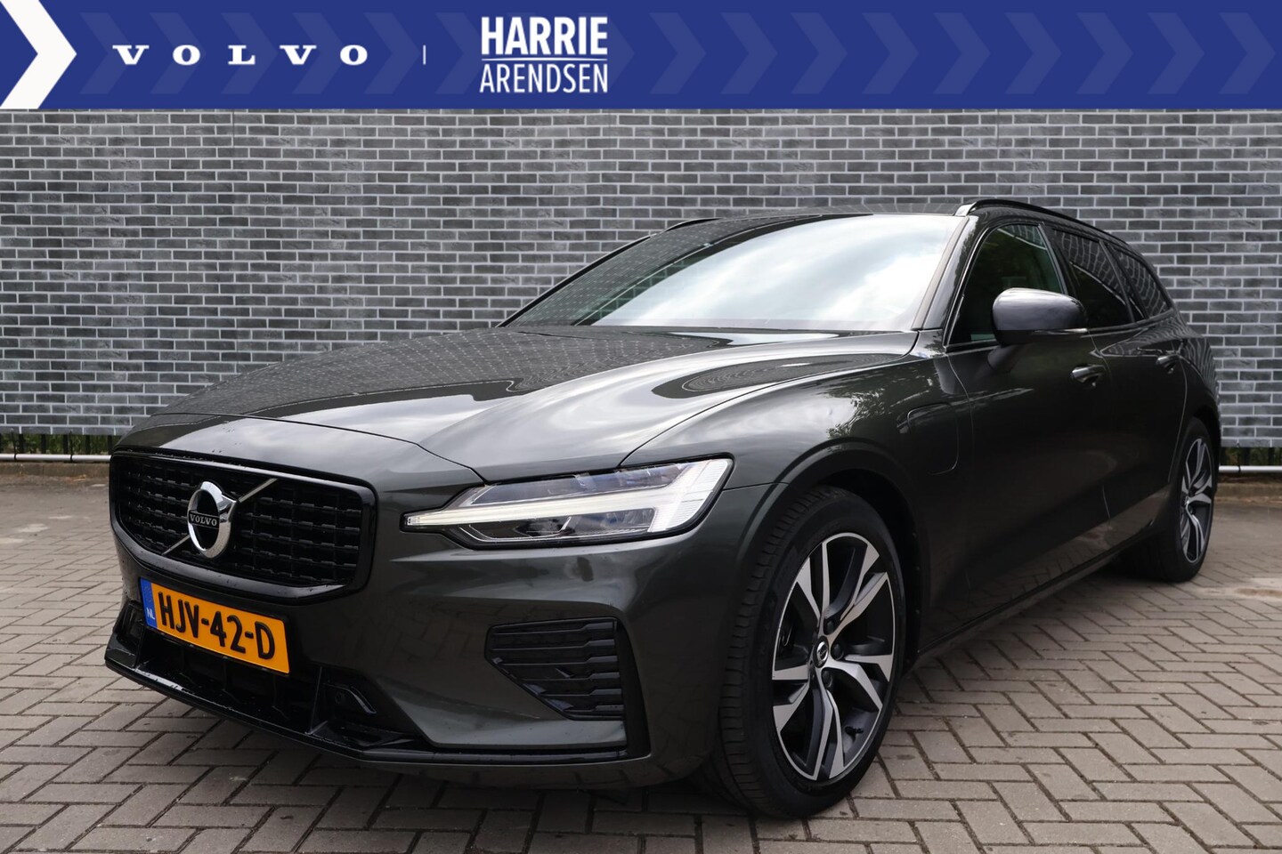 Volvo V60 - 2.0 T6 Recharge AWD R-Design | Adaptieve Cruise Control | Parkeercamera | Harman Kardon Au - AutoWereld.nl