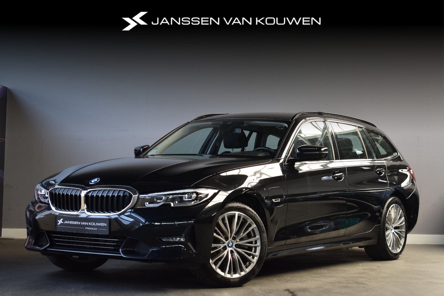 BMW 3-serie Touring - 320e Business Edition Plus SOH 97% Lederen Sportstoelen Stoelverwarming Navi Camera - AutoWereld.nl