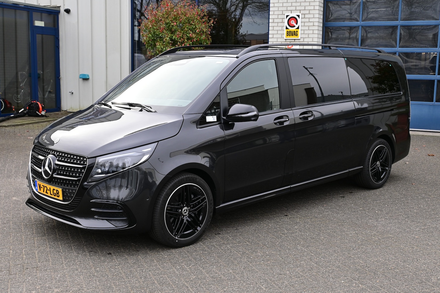 Mercedes-Benz V-klasse - 300d L3 DC AMG pakket Airmatic/Luchtvering, Geventileerde en verwarmbare stoelen - AutoWereld.nl