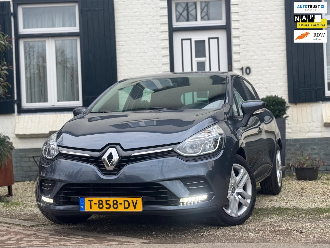 Renault Clio - 1.2 16V|Navi|Bluetooth|Cruise|Nette auto! - AutoWereld.nl