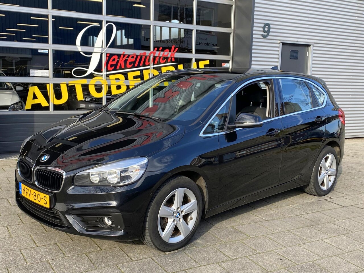 BMW 2-serie Active Tourer - 218i Advantage - Navigatie / Apple CarPlay I Airco I PDC I Sport velgen I Dealer onderhoud - AutoWereld.nl