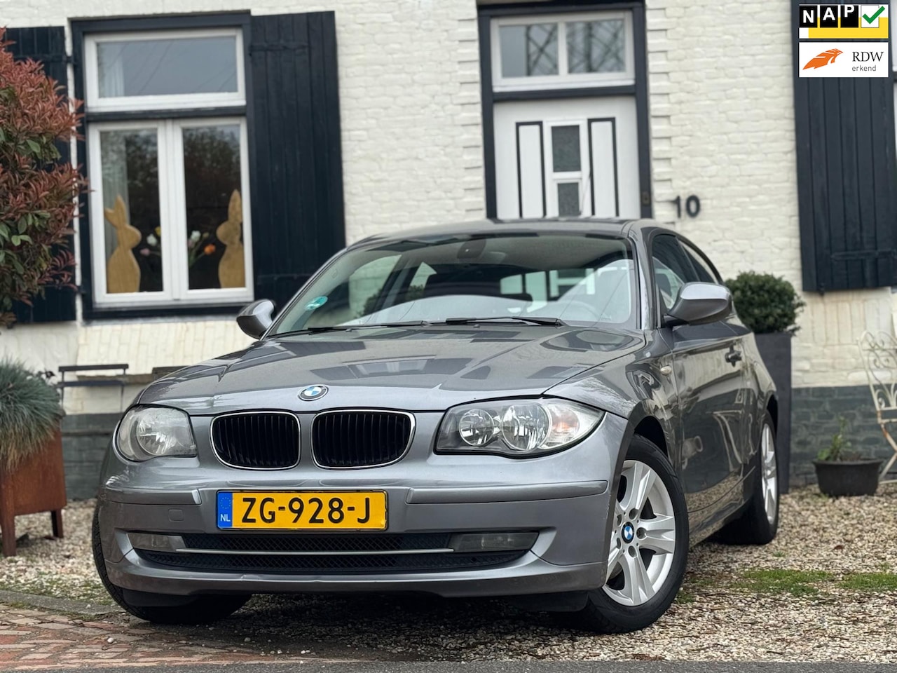 BMW 1-serie - 118d Business Line|Stoelverwarming| - AutoWereld.nl
