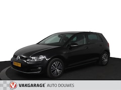 Volkswagen Golf - 1.2 TSI Connected Series | Automaat | Lage kilometerstand | Stoelverwarming | Adapt. Cruis