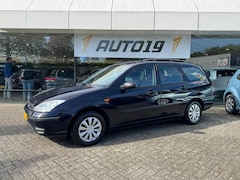 Ford Focus Wagon - 1.6-16V Ambiente