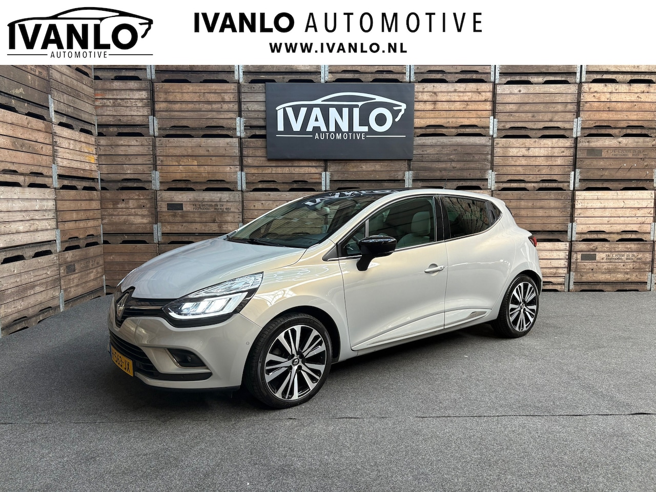 Renault Clio - 1.2 TCe Initiale Paris PANO NAV Leder BOSE Stoelverwarming - AutoWereld.nl