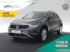 Volkswagen T-Roc - Life Edition 1.5 TSI 110 kW / 150 pk DSG | Camera | Park Assist | LED | 17 inch