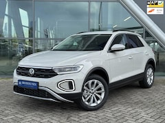 Volkswagen T-Roc - 1.5 TSI Life Annieversay Model 150pk Automaat / Camera / Stoel-Stuur verwarming / IQ Light