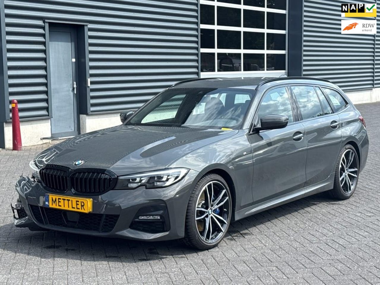 BMW 3-serie Touring - 330i M pakket, camera, navigatie, stuurverwarming - AutoWereld.nl
