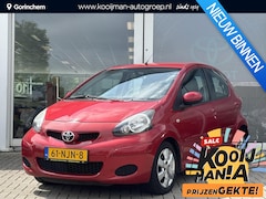Toyota Aygo - 1.0-12V Aspiration Red | Airco | Lichtmetalen velgen | Lage km-stand