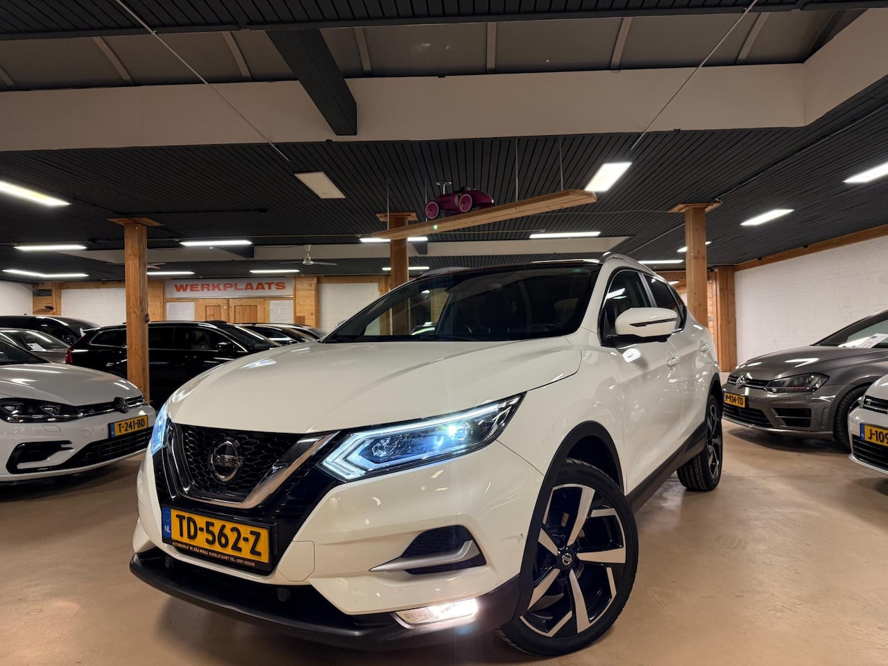 Nissan Qashqai - 1.2 Tekna + Alle Opties Pano Leer Airco Cruise Control - AutoWereld.nl