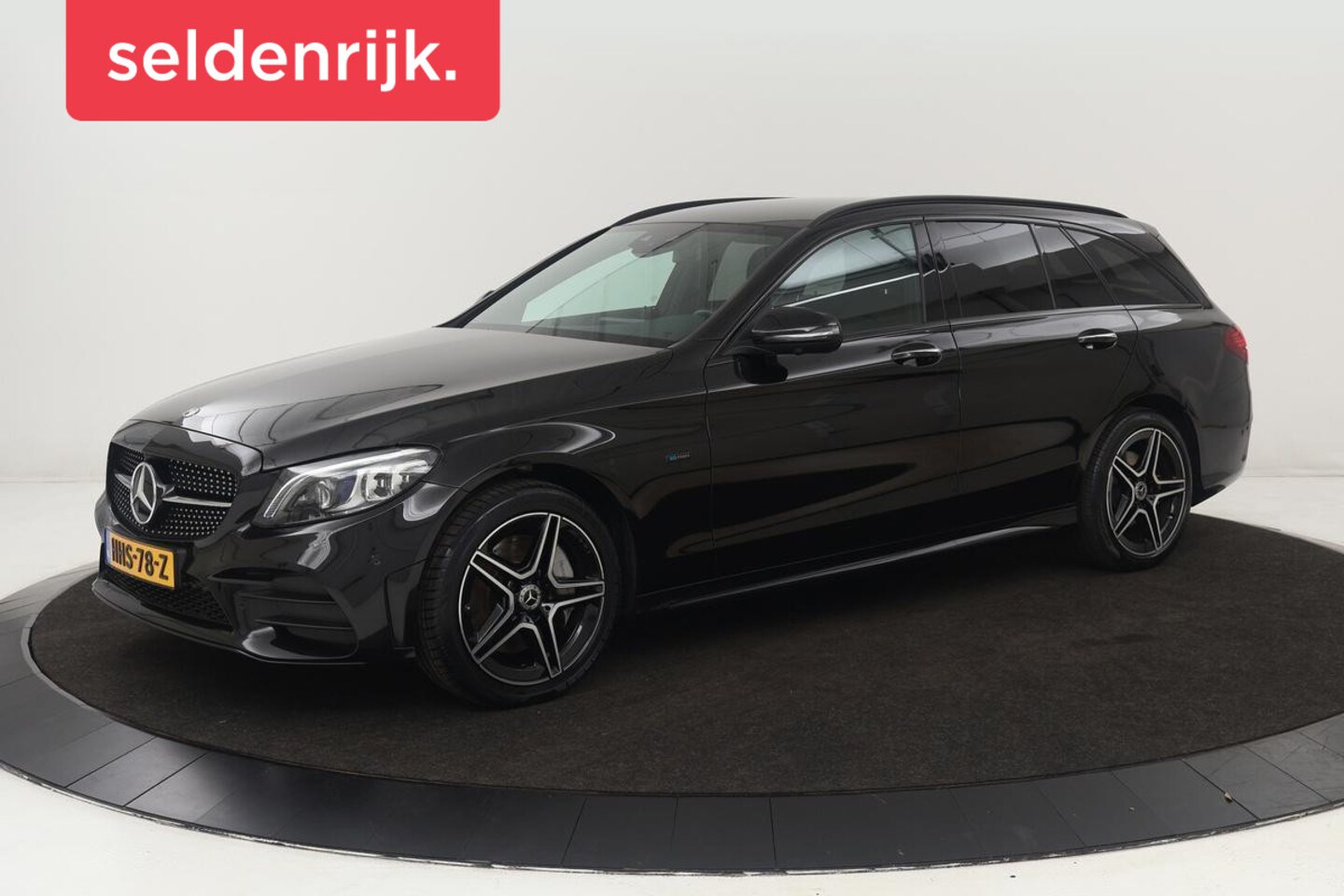 Mercedes-Benz C-klasse - 300e AMG Night | Carplay | 360 camera | Trekhaak | Stoelverwarming | Keyless | Leder/Alcan - AutoWereld.nl