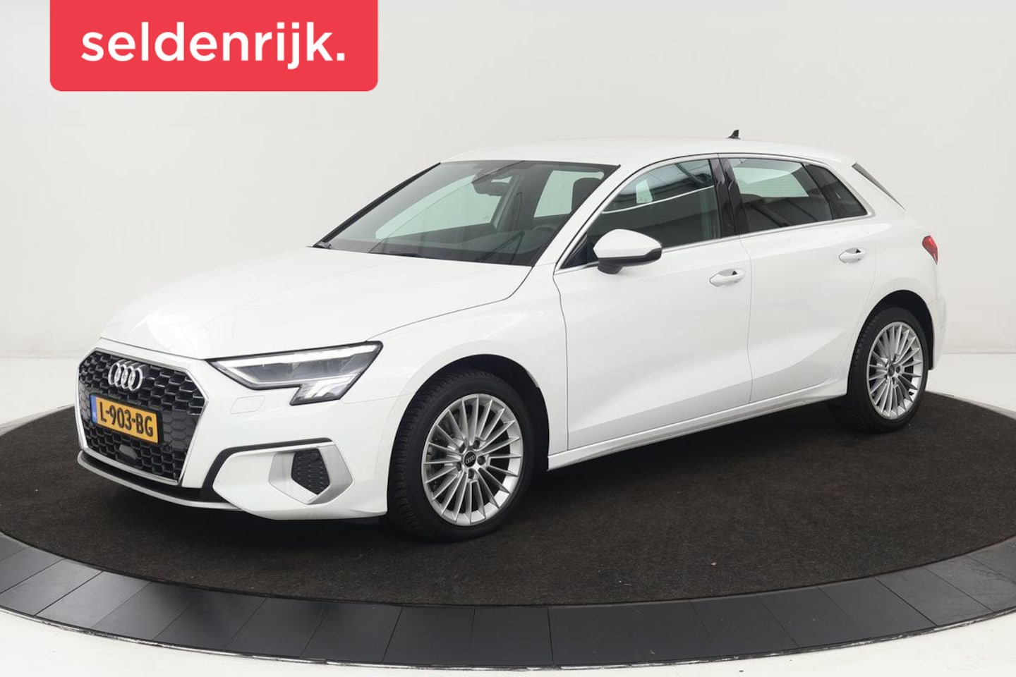 Audi A3 Sportback - 30 TFSI Business Edition | Carplay | Sportstoelen | Virtual Cockpit | Full LED | Climate c - AutoWereld.nl