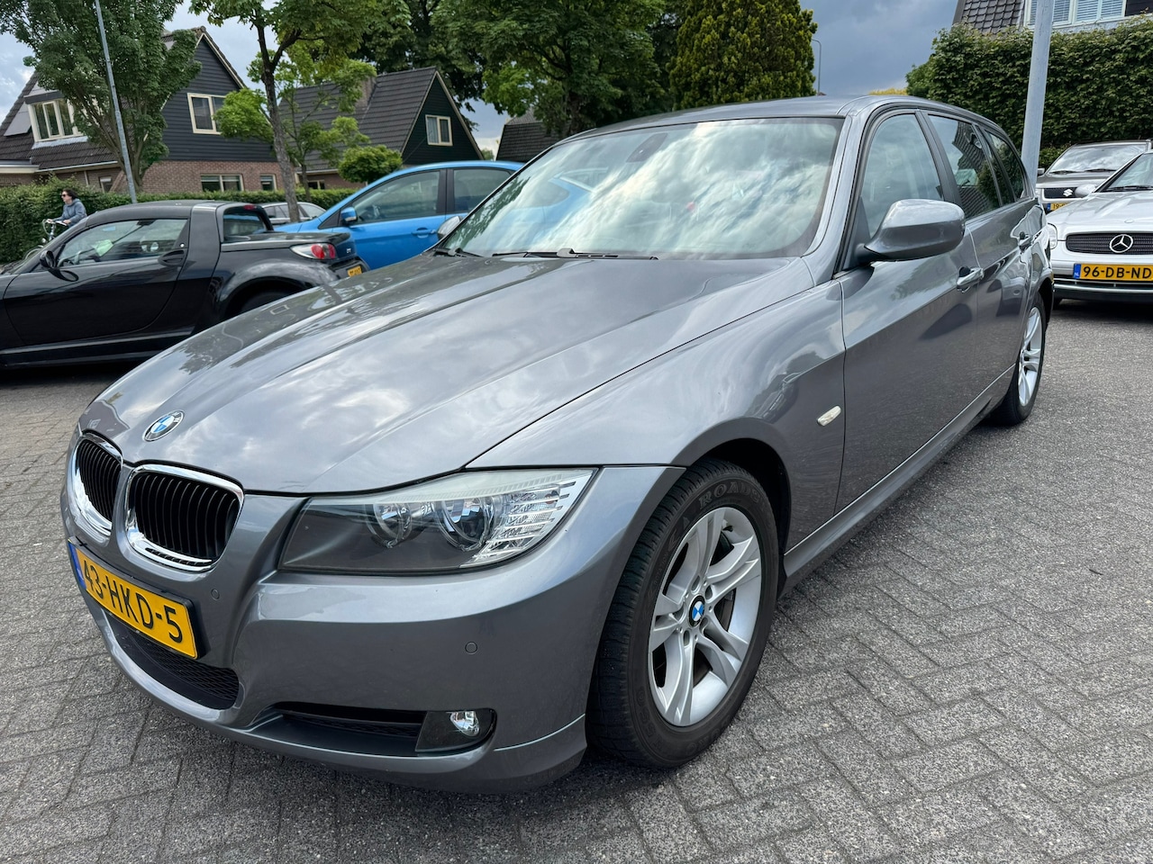 BMW 3-serie Touring - 320i Business Line Automaat 170pk,Apk 14/4/26,Cruise,Navi,Elek-pakket - AutoWereld.nl