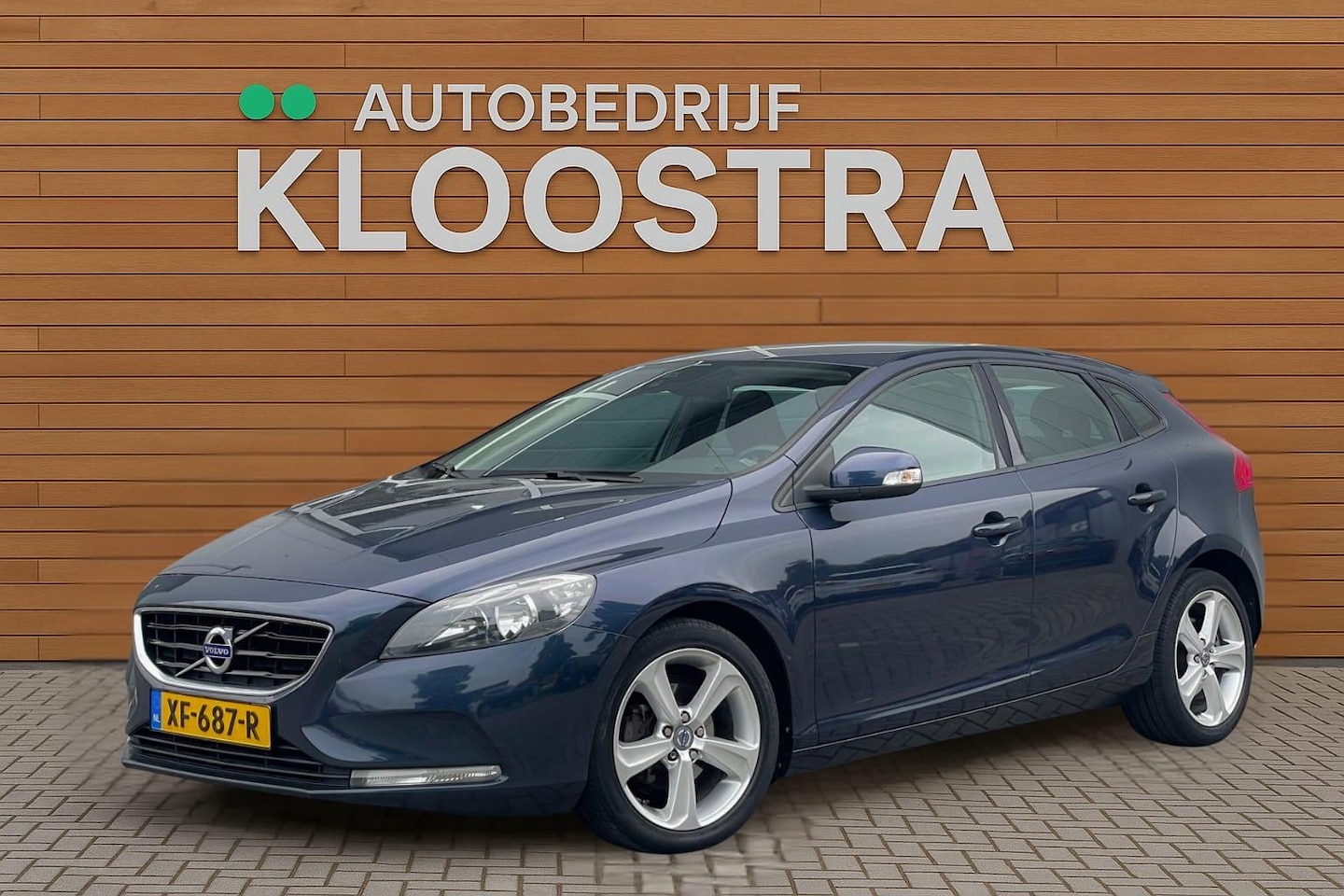 Volvo V40 - 1.6 D2 Momentum | Navi | PDC | Climate control | Cruise control | Trekhaak - AutoWereld.nl