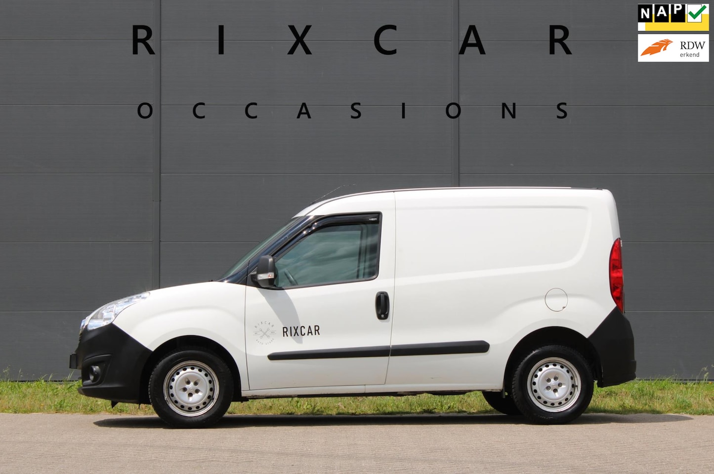 Opel Combo - 1.3 CDTi L1H1 Edition Airco CruiseControl Allseason PDC !!NIEUWBINNEN!! - AutoWereld.nl